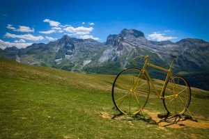 Rondreis Pyreneeën en katharen Tijdens deze rondreis nemen we u mee naar de toppen van de Pyreneeën en de verborgen geheimen van de Katharen, waar natuur en geschiedenis samenkomen.