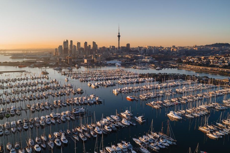 Auckland_shutterstock_2665571875.jpg